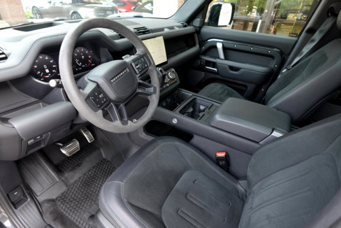 Used 2023 Land Rover Defender 110 V8 image 18