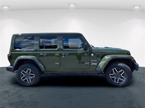 Used 2024 Jeep Wrangler Sahara image 21