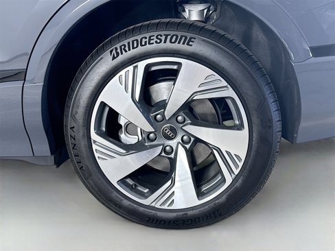 New 2025 Audi Q6 e-tron Premium Plus image 32
