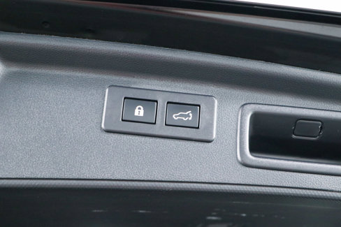 Used 2024 Subaru Forester Limited w/ Convenience Package image 30
