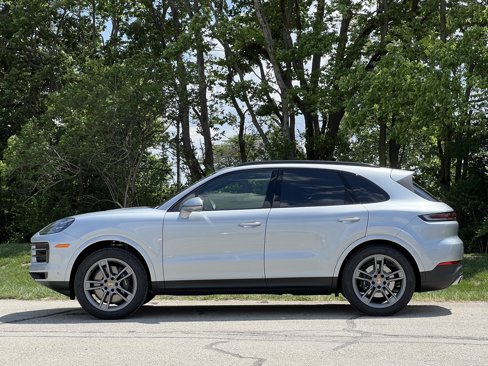 New 2025 Porsche Cayenne image 2