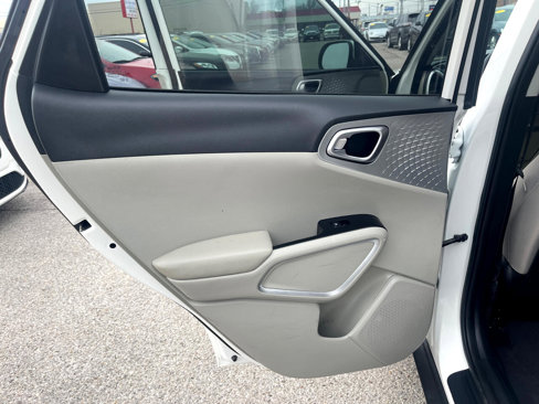 Used 2021 Kia Soul LX image 13
