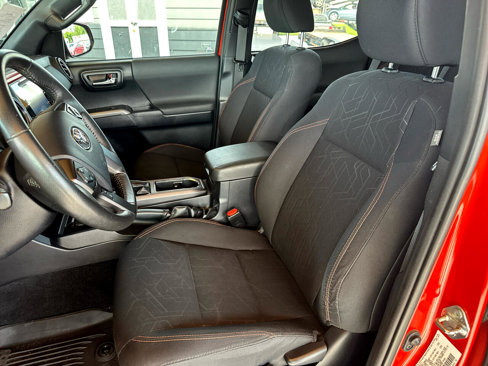 Used 2017 Toyota Tacoma TRD Off-Road image 40