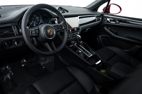 New 2026 Porsche Macan image 4
