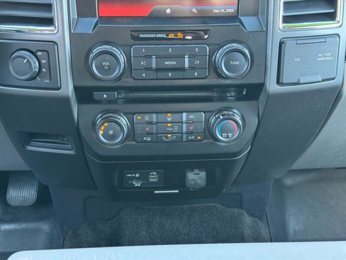 Used 2015 Ford F150 XLT w/ Equipment Group 302A Luxury image 11