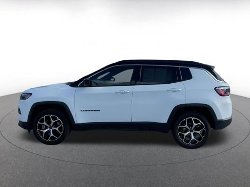 Used 2025 Jeep Compass Limited image 8