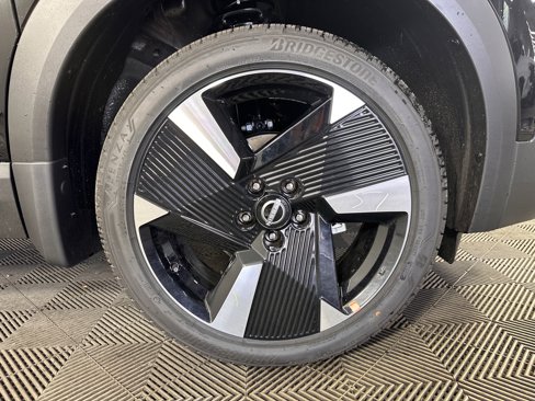 New 2026 Nissan Kicks SR image 9