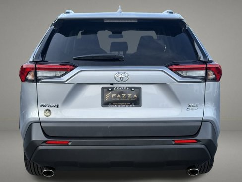 Used 2025 Toyota RAV4 XLE image 4