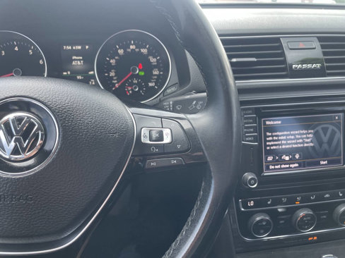 Used 2018 Volkswagen Passat 2.0T SE image 21