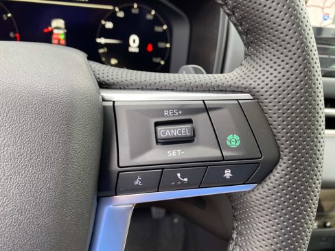 New 2025 Mitsubishi Outlander SE image 15