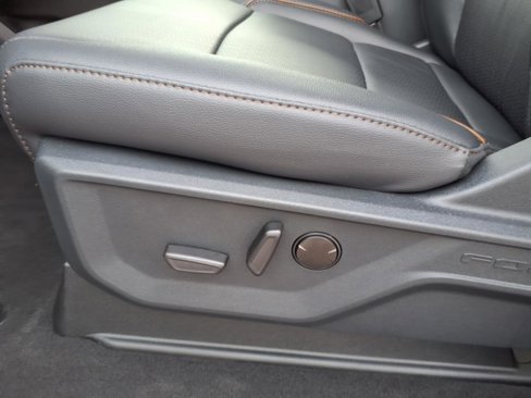 New 2025 Ford F250 Lariat image 11
