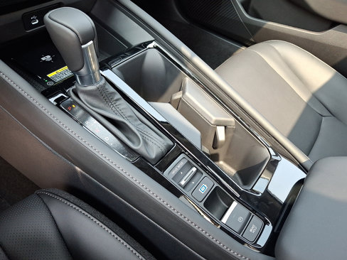 New 2025 Honda Accord Touring image 7