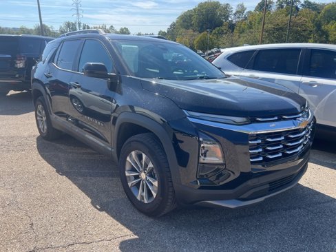 Used 2025 Chevrolet Equinox LT w/ Convenience Package II image 2