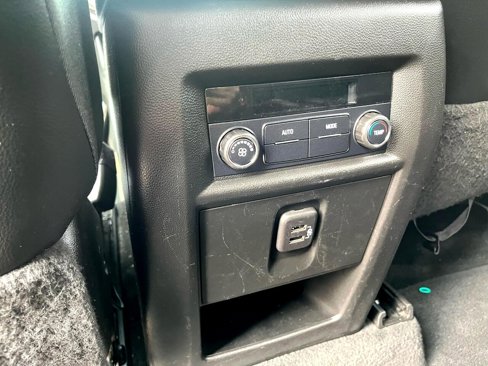 Used 2019 Chevrolet Traverse LT image 12