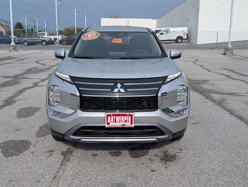 New 2025 Mitsubishi Outlander SE image 6