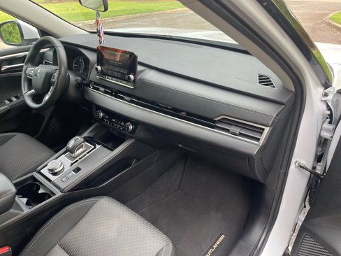 Used 2022 Mitsubishi Outlander ES image 14