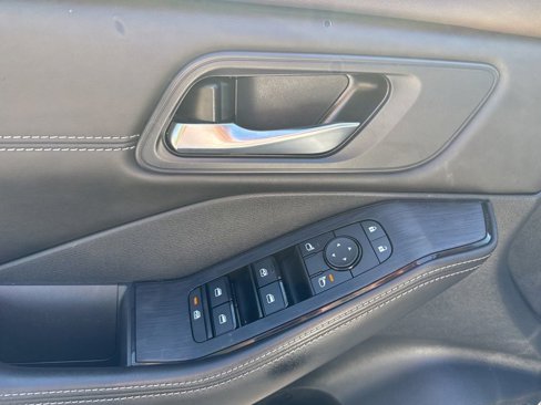 Used 2022 Nissan Rogue SV w/ SV Premium Package image 22