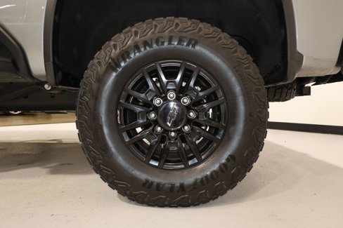 Certified 2024 Chevrolet Silverado 2500 ZR2 w/ Technology Package image 37