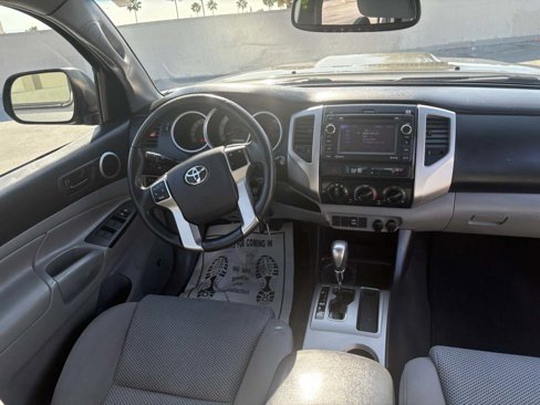 Used 2012 Toyota Tacoma PreRunner image 21
