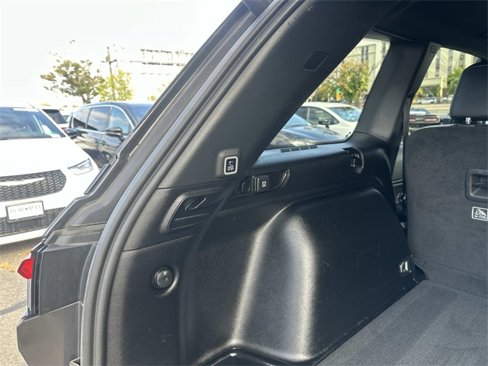 Used 2023 Jeep Grand Cherokee Altitude image 12