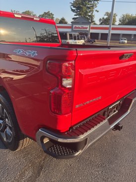 Used 2025 Chevrolet Silverado 1500 LT image 7