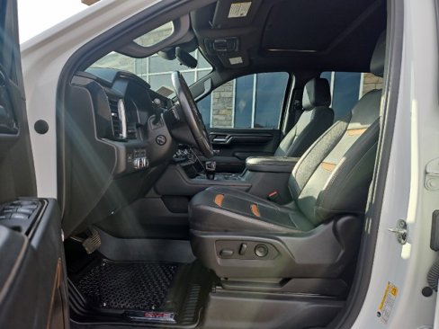 Used 2022 GMC Sierra 1500 AT4 w/ AT4 Premium Package image 10