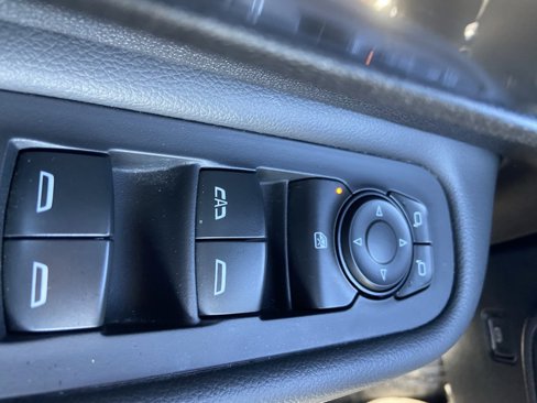 Used 2024 GMC Terrain SLE image 22