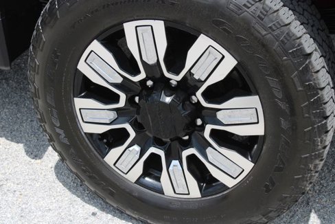 Used 2024 GMC Sierra 2500 Denali w/ Denali Reserve Package image 30