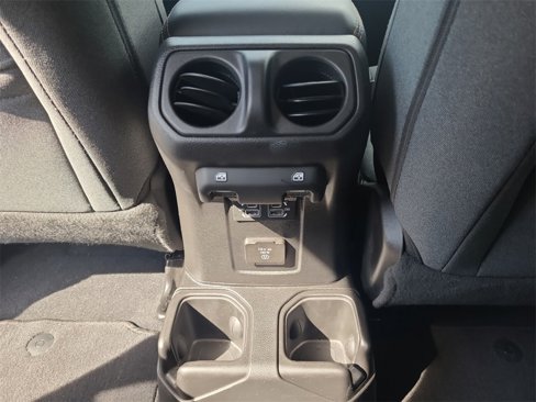 Used 2024 Jeep Wrangler Sahara image 27