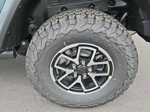 New 2025 Jeep Wrangler Unlimited Rubicon image 14