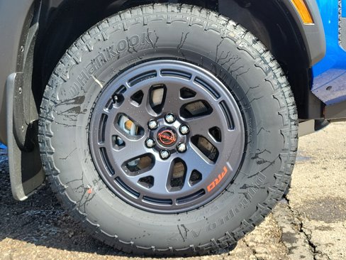 Used 2025 Nissan Frontier PRO-4X image 5
