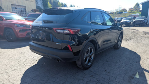Used 2025 Ford Escape ST-Line image 2