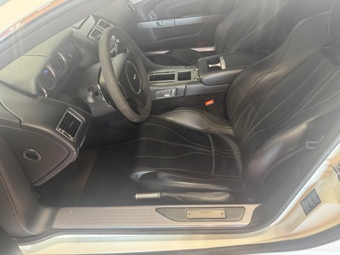 Used 2015 Aston Martin DB9 Coupe image 19