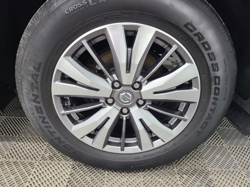 Used 2019 Nissan Pathfinder S image 16