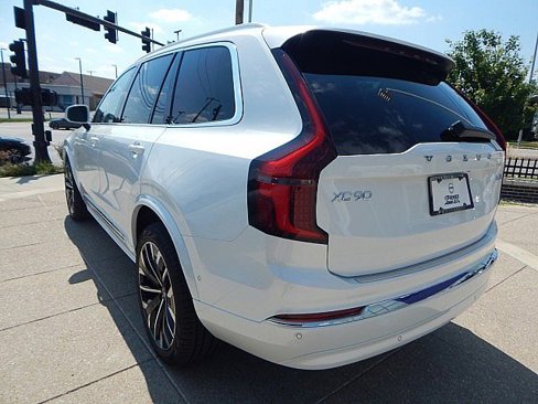 New 2026 Volvo XC90 B6 Plus w/ Protection Package Premier image 10