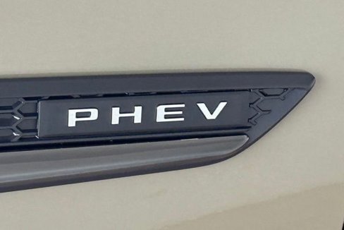 Certified 2025 MAZDA CX-70 Plug-In Hybrid w/ Premium Plus image 5