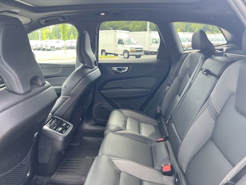 Used 2023 Volvo XC60 B5 Ultimate w/ Climate Package image 30