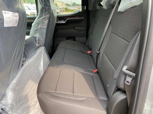 New 2026 GMC Sierra 1500 SLE w/ Preferred Package image 7