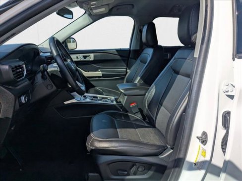 Used 2023 Ford Explorer Limited w/ Equipment Group 301A image 17