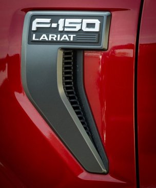 Used 2022 Ford F150 Lariat w/ Max Trailer Tow Package image 25