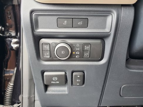 Certified 2022 Ford Expedition Platinum image 17