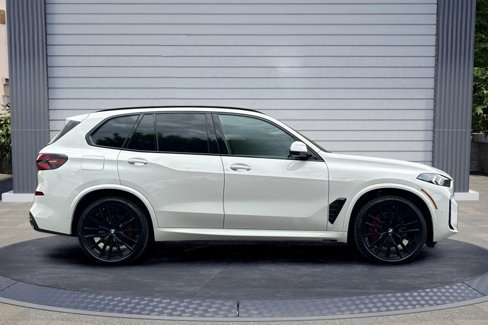 New 2026 BMW X5 xDrive40i w/ M Sport Package image 3