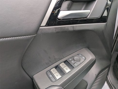 New 2025 Mitsubishi Outlander SE image 14