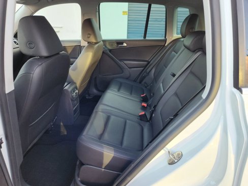 Used 2017 Volkswagen Tiguan Wolfsburg Edition image 13