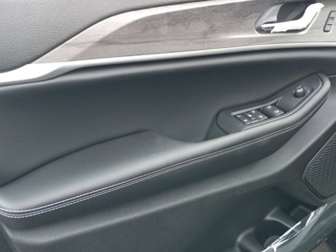 New 2025 Jeep Grand Cherokee Limited w/ Black Appearance Package image 20