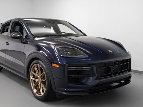 Certified 2025 Porsche Cayenne Turbo GT image 9