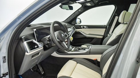 New 2026 BMW X7 M60i image 25