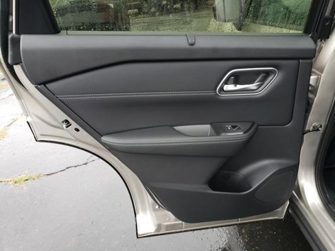 New 2026 Nissan Rogue Platinum image 15