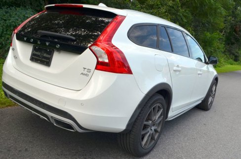 Used 2018 Volvo V60 T5 Cross Country w/ Convenience Package image 37