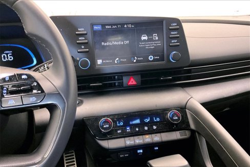Used 2025 Hyundai Elantra Sport image 5